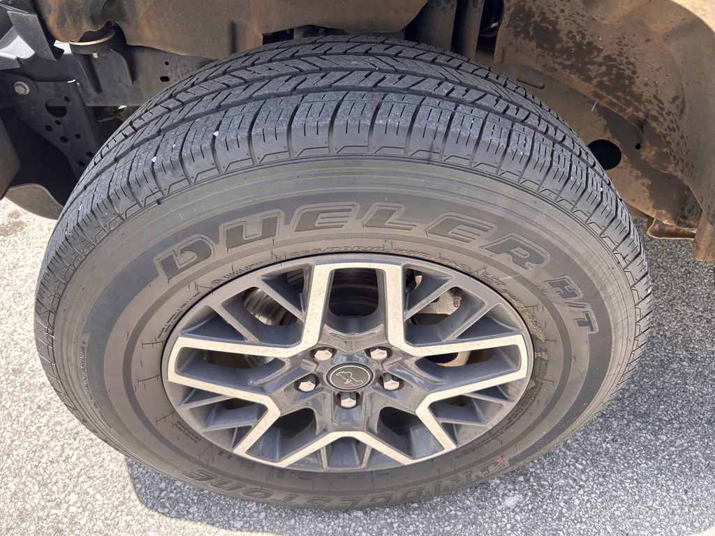 Used 2024 Jeep Wrangler Unlimited Sahara AWD/4WD image 32