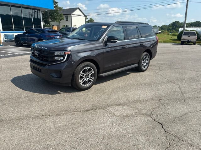 Certified 2025 Ford Expedition Active AWD/4WD image 14