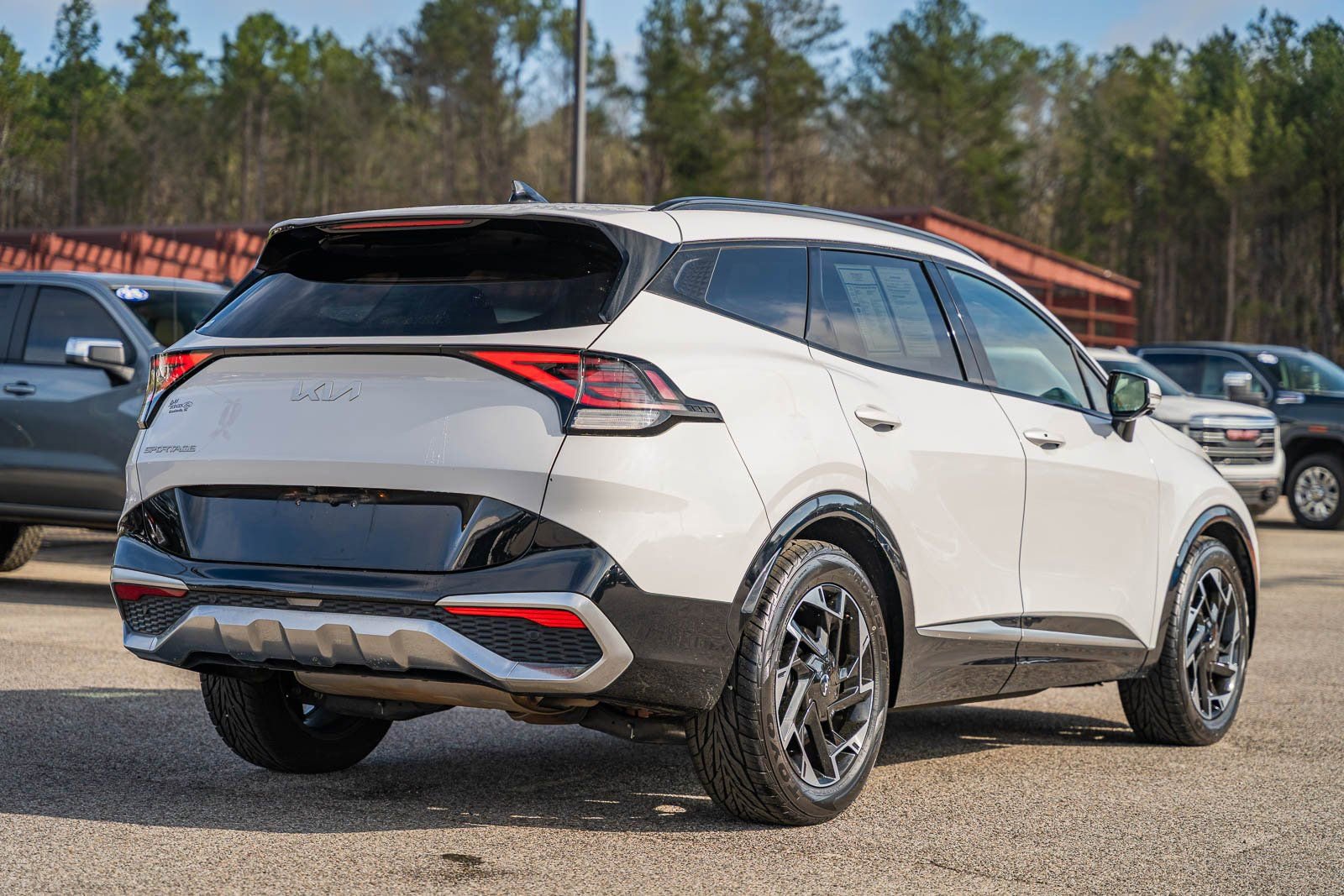 Used 2023 Kia Sportage SX image 7