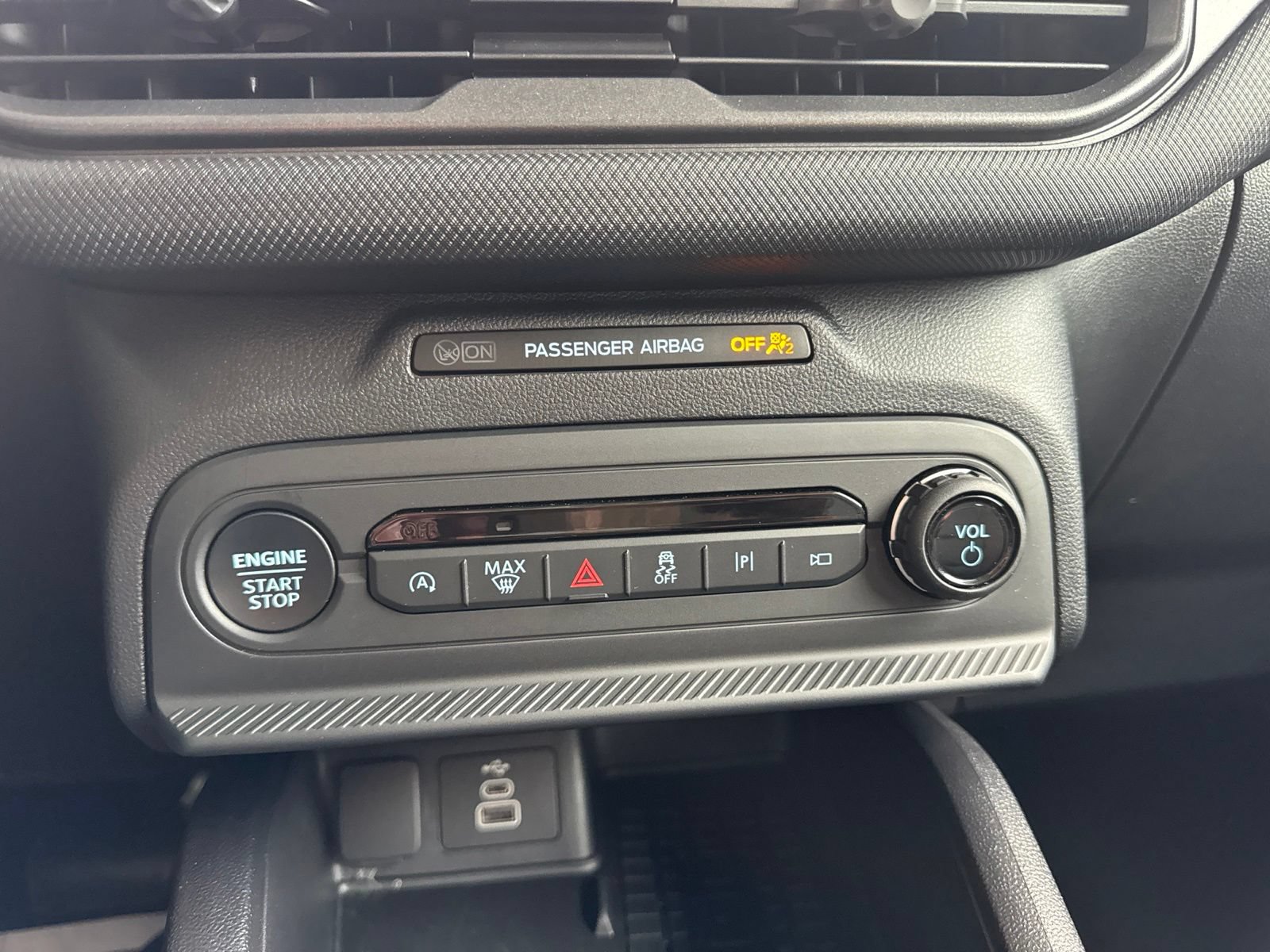 Certified 2025 Ford Bronco Sport Outer Banks w/ Outer Banks Tech Package+ AWD/4WD image 32