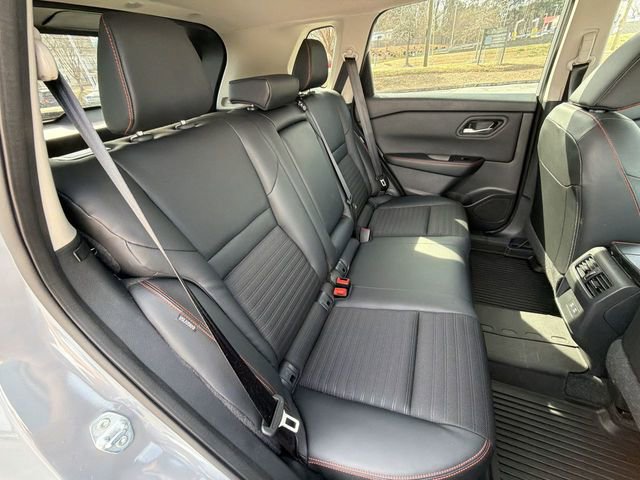 Used 2025 Nissan Rogue SV AWD/4WD image 27
