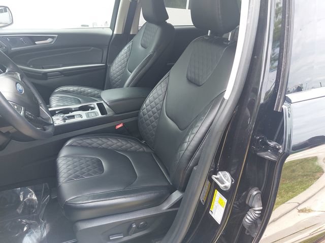 Certified 2023 Ford Edge Titanium AWD/4WD image 16