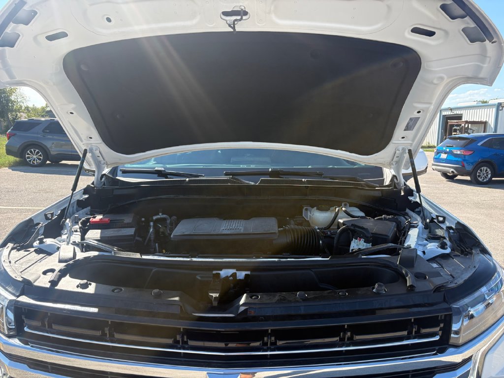 Used 2024 Chevrolet Suburban LT w/ LT Signature Plus Package RWD image 24