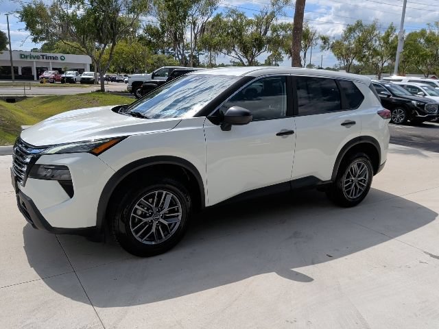 Used 2024 Nissan Rogue S AWD/4WD image 8