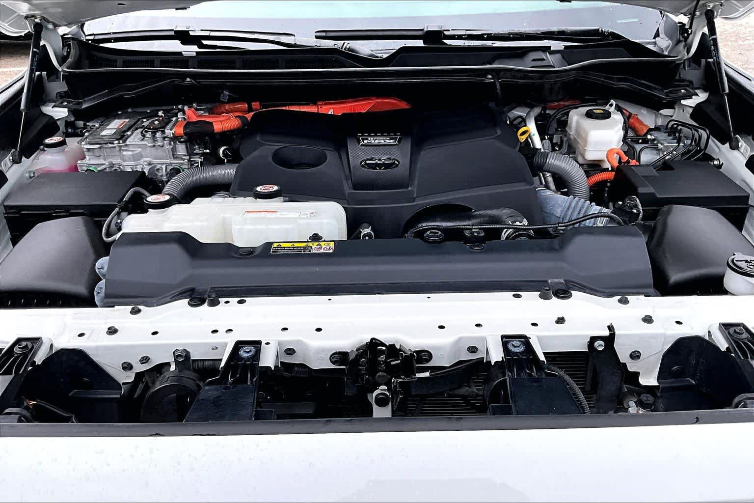 Used 2024 Toyota Sequoia Capstone AWD/4WD image 32