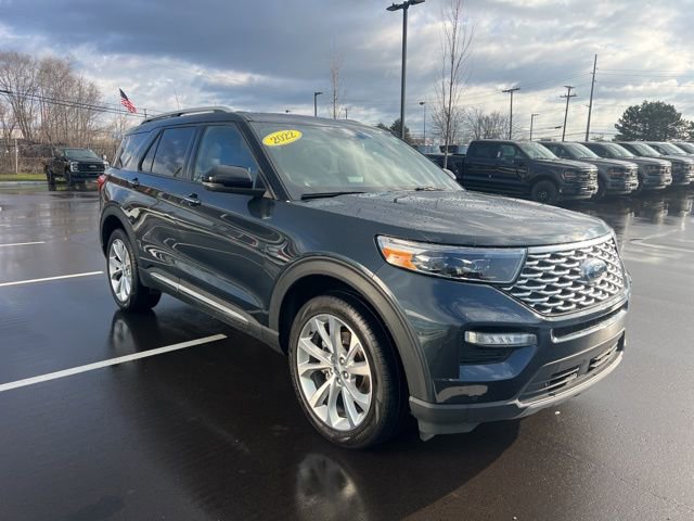 Certified 2022 Ford Explorer Platinum w/ Equipment Group 601A AWD/4WD image 3