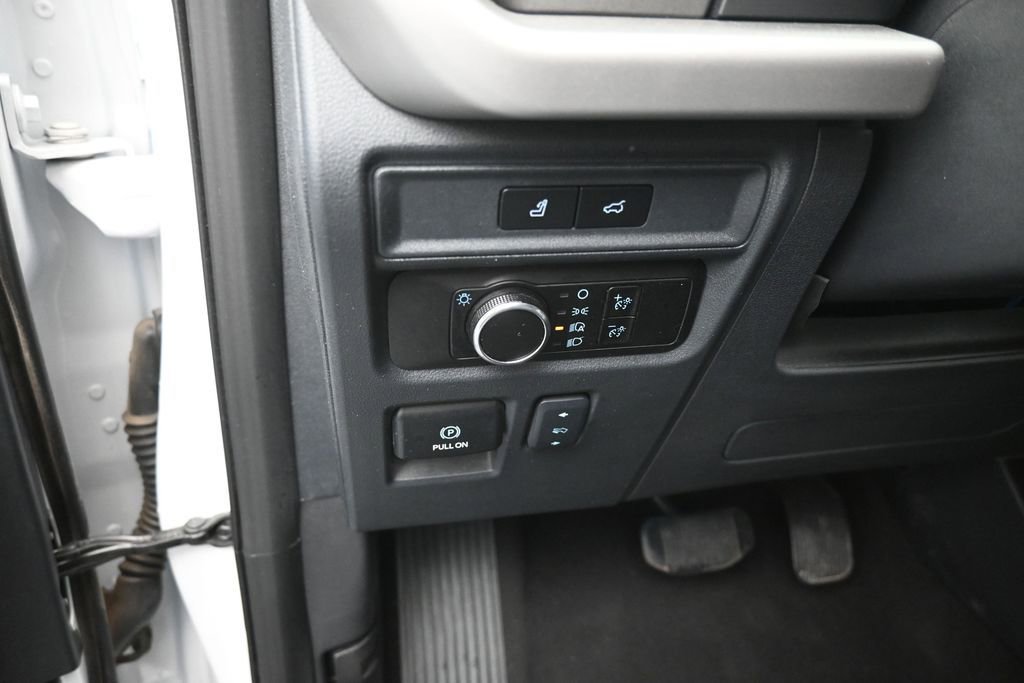 Certified 2024 Ford Expedition XLT RWD image 13