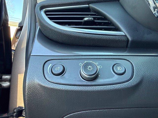 Used 2019 Buick Encore Sport Touring AWD/4WD image 18