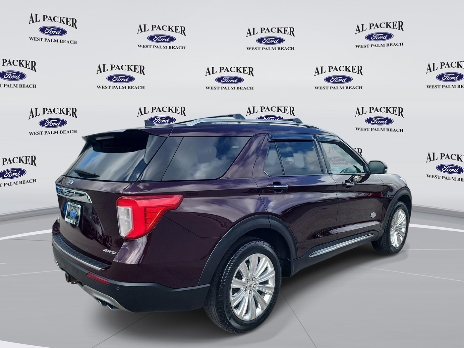 Certified 2023 Ford Explorer King Ranch w/ Class IV Trailer Tow Package AWD/4WD image 5