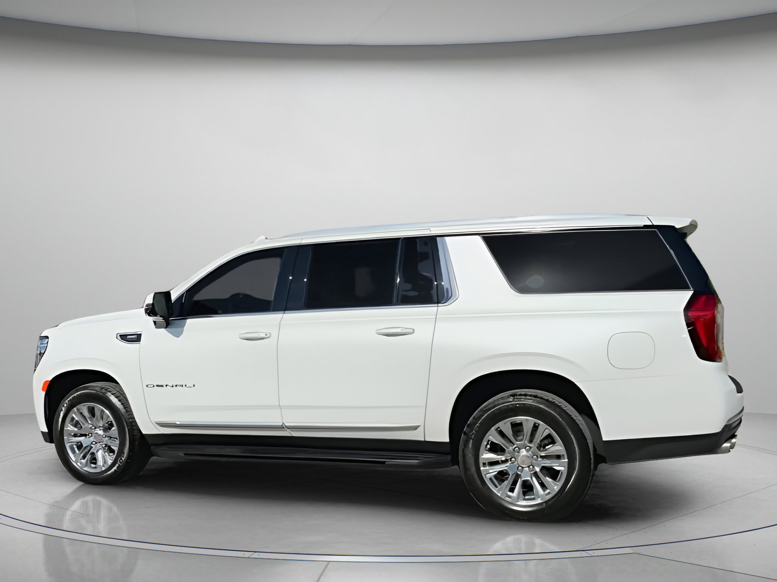 Used 2024 GMC Yukon XL Denali image 18