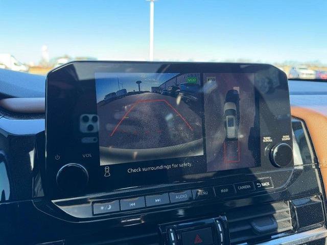 Used 2022 Nissan Pathfinder Platinum w/ Cargo Package image 26