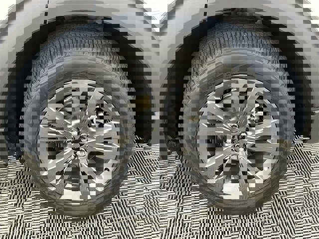 Certified 2022 Ford Explorer XLT w/ Equipment Group 202A image 23