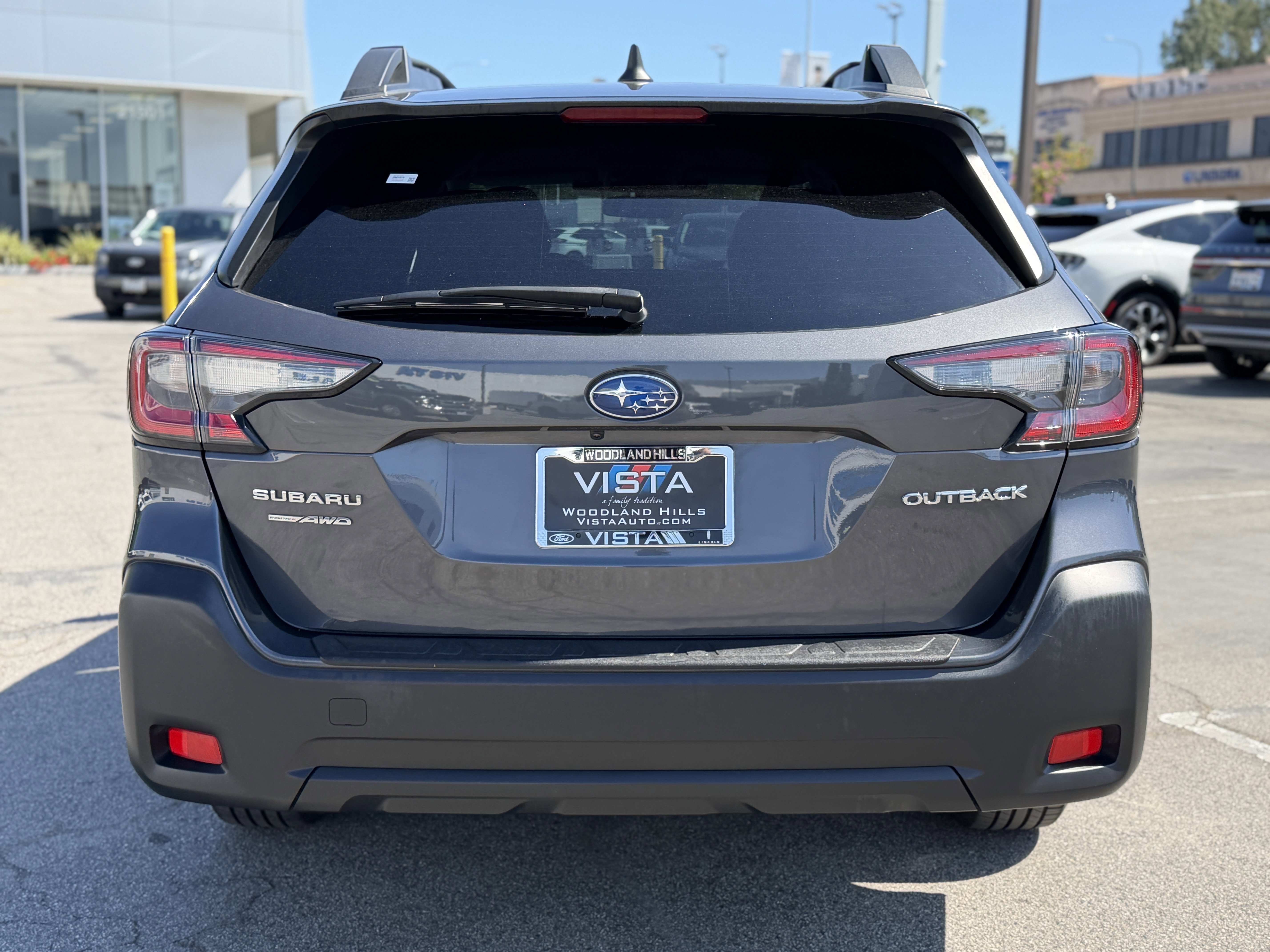 Used 2023 Subaru Outback Premium AWD/4WD image 4