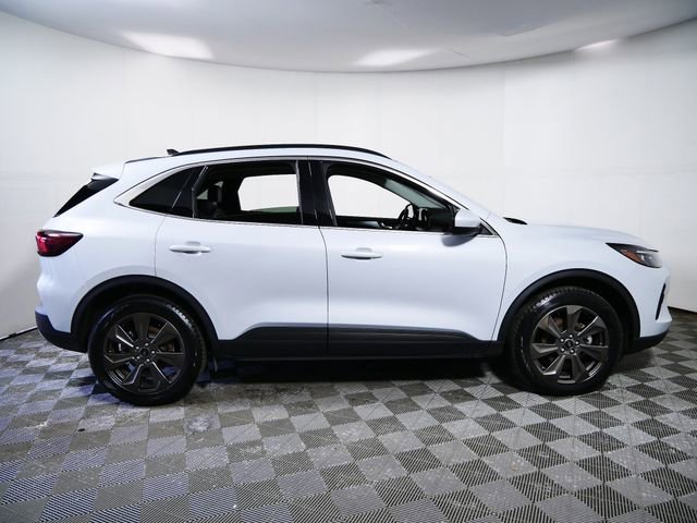 Certified 2025 Ford Escape Platinum image 10