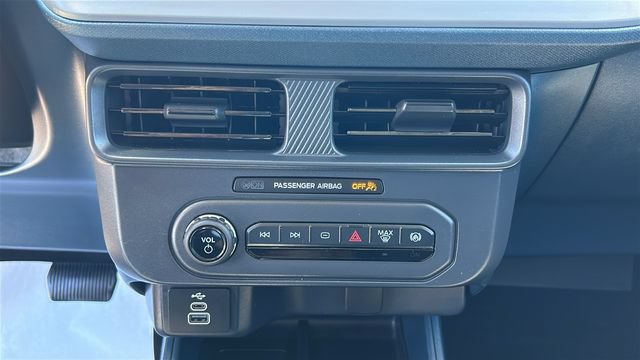 Certified 2025 Ford Maverick XL FWD image 21