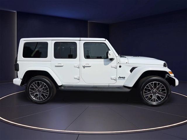 Used 2023 Jeep Wrangler Unlimited Sahara AWD/4WD image 2