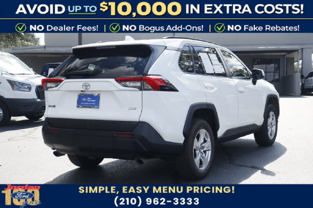 Used 2021 Toyota RAV4 XLE FWD image 6
