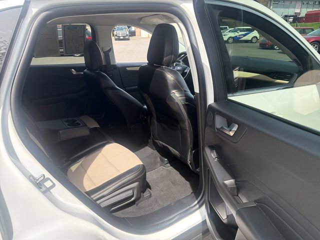 Certified 2022 Ford Escape Titanium w/ Titanium Elite Package AWD/4WD image 17