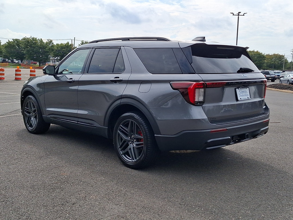 Certified 2025 Ford Explorer ST-Line w/ Premium Package AWD/4WD image 7