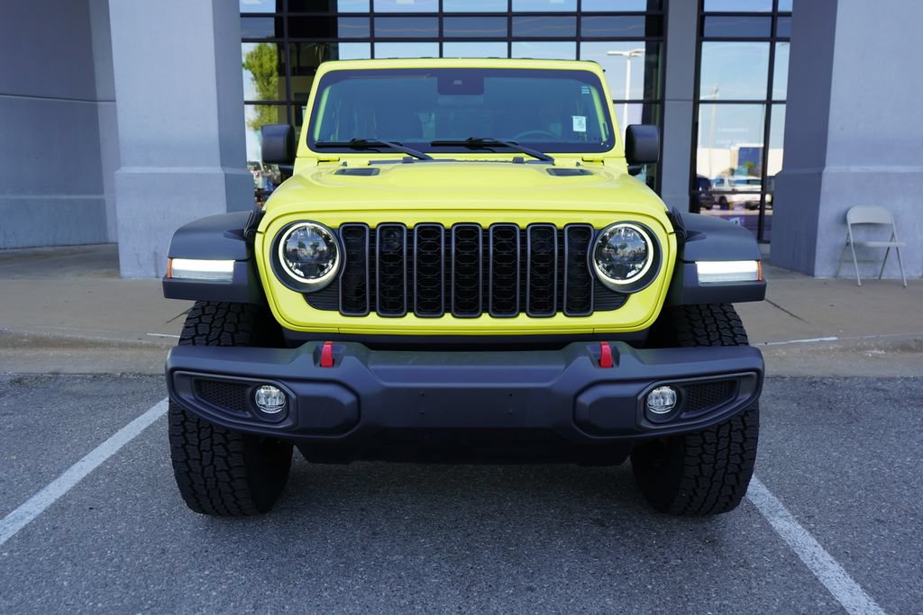 Used 2024 Jeep Wrangler Unlimited Rubicon AWD/4WD image 3