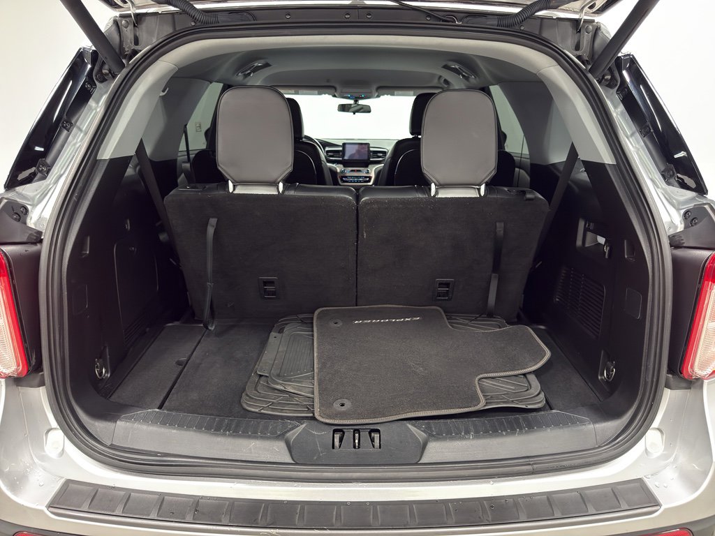 Certified 2021 Ford Explorer XLT w/ Equipment Group 202A image 33