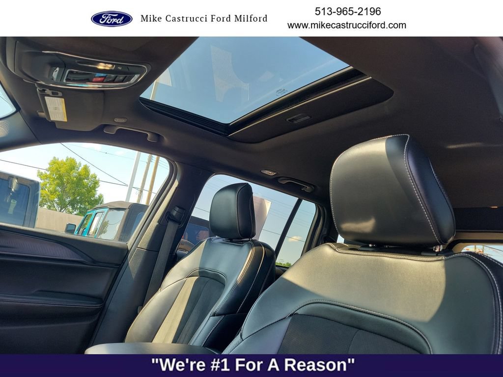 Used 2024 Jeep Grand Cherokee Altitude AWD/4WD image 21