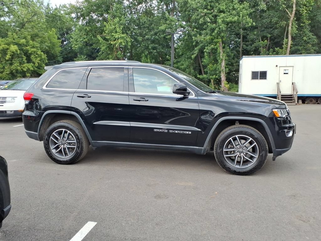 Used 2019 Jeep Grand Cherokee Laredo w/ Laredo X Package AWD/4WD image 10