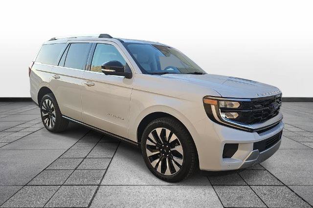 Certified 2025 Ford Expedition Platinum w/ Driver's Package AWD/4WD image 3