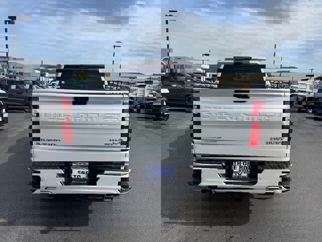 Used 2025 Chevrolet Silverado 1500 High Country w/ Z71 Off-Road Package image 4