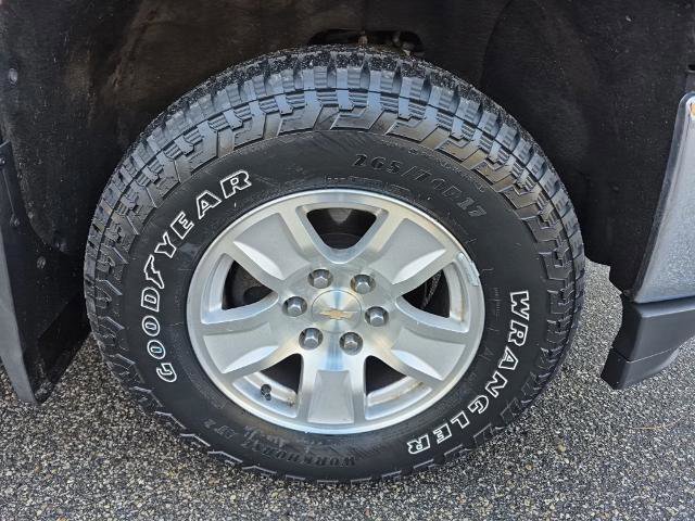 Used 2018 Chevrolet Silverado 1500 LT w/ All Star Edition image 9