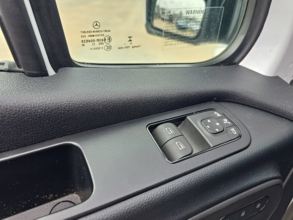 Used 2024 Mercedes-Benz Sprinter 2500 image 21