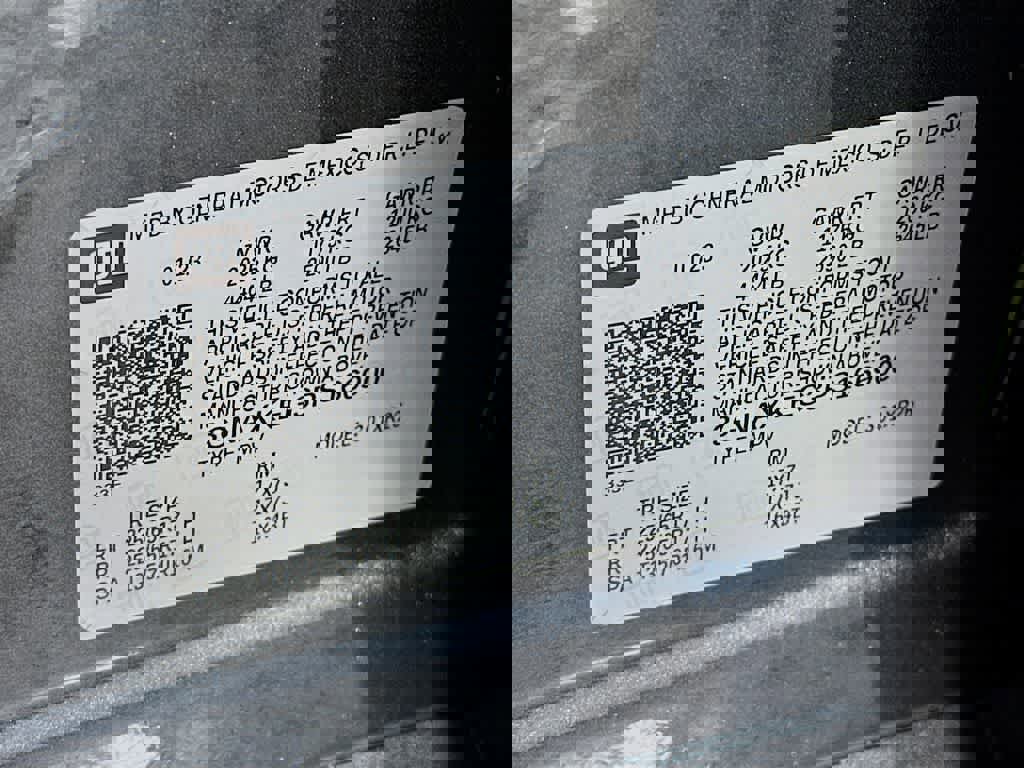 Used 2023 Chevrolet Equinox LT image 25