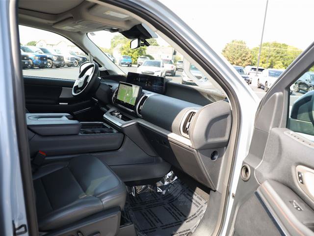 Certified 2025 Ford Expedition Active AWD/4WD image 37
