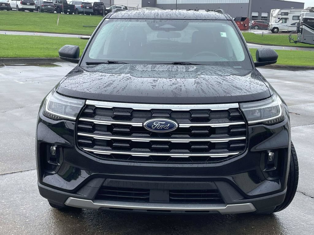 Certified 2025 Ford Explorer Active w/ Active Comfort Package RWD image 8