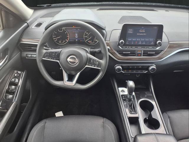 Used 2023 Nissan Altima 2.5 SV FWD image 16
