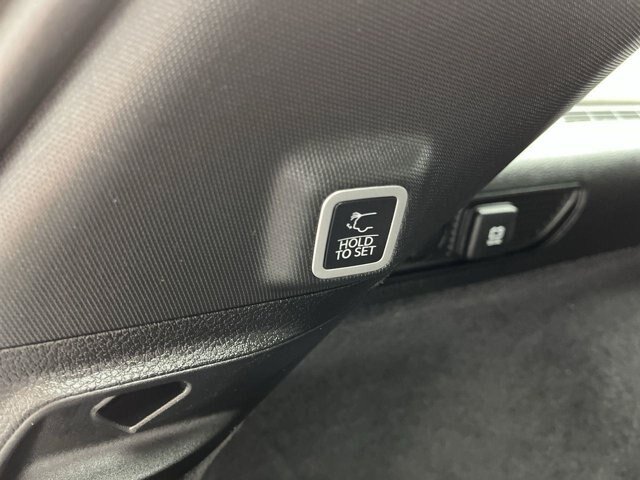 Used 2023 Jeep Grand Cherokee Overland AWD/4WD image 33
