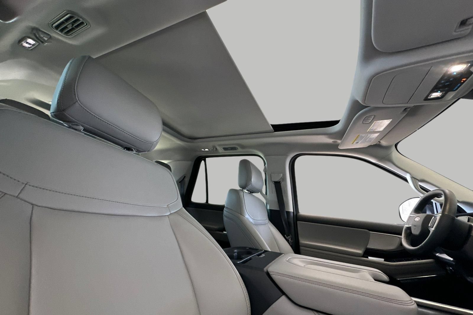 Certified 2025 Ford Expedition Active AWD/4WD image 18