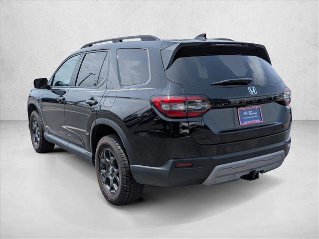 Used 2025 Honda Pilot TrailSport image 8