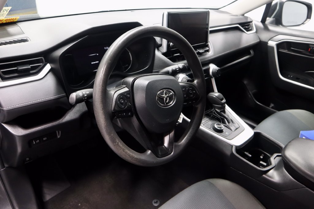 Used 2023 Toyota RAV4 LE AWD/4WD image 24