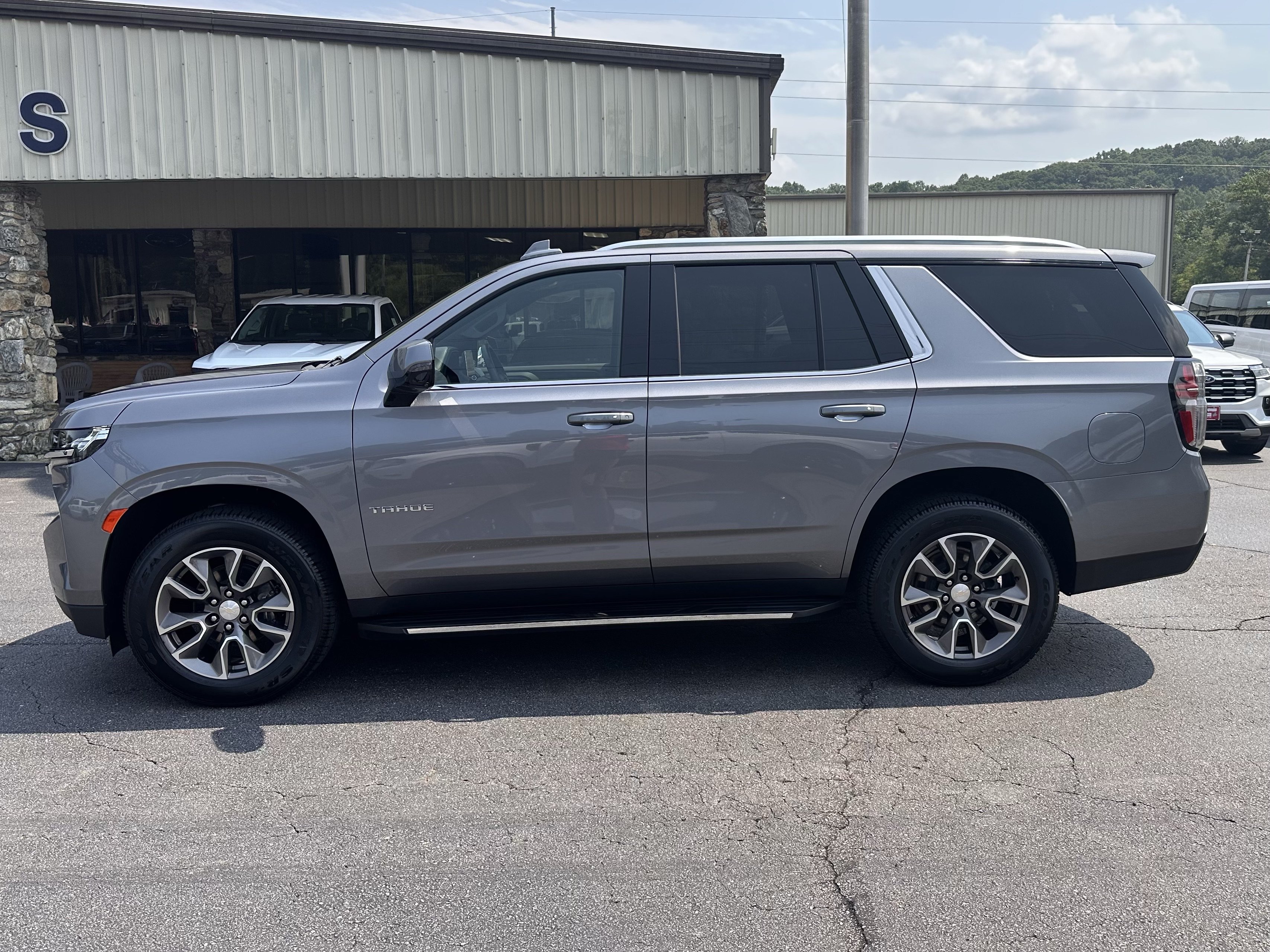 Used 2022 Chevrolet Tahoe LT w/ Luxury Package
