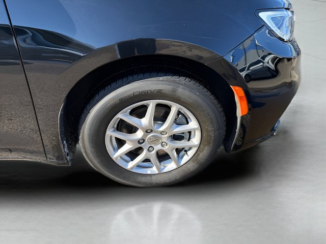 Used 2024 Chrysler Pacifica Touring-L FWD image 29
