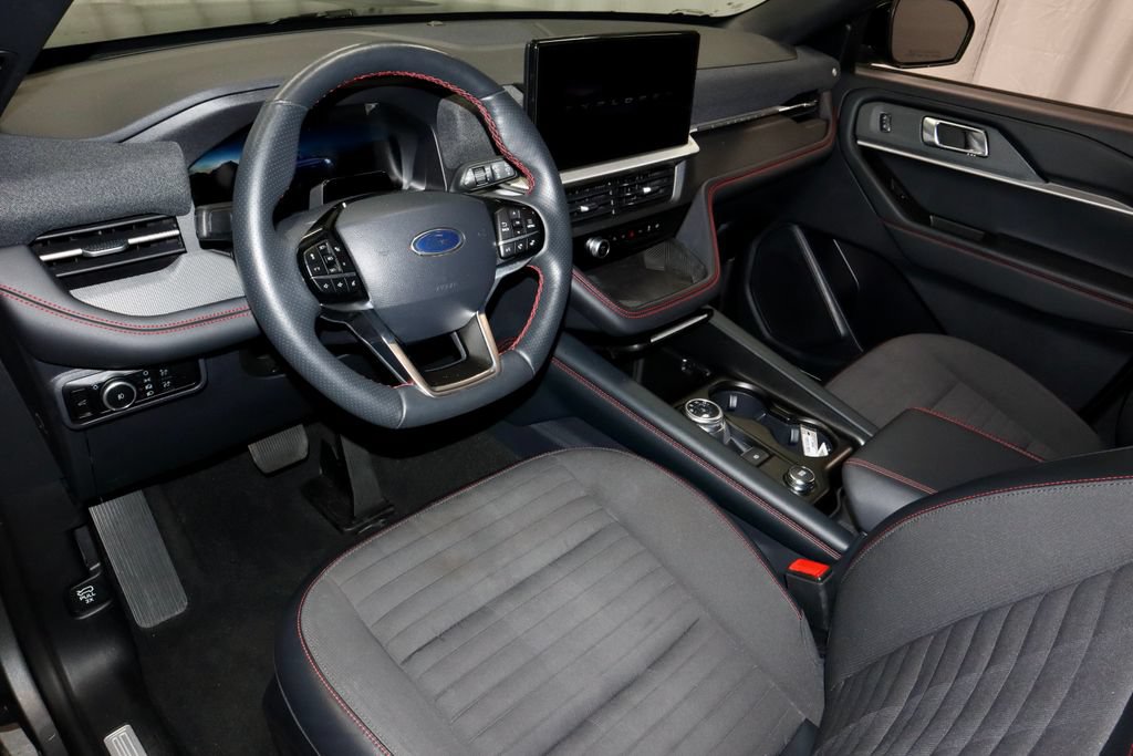 Certified 2025 Ford Explorer ST-Line w/ ST-Line Street Pack AWD/4WD image 26