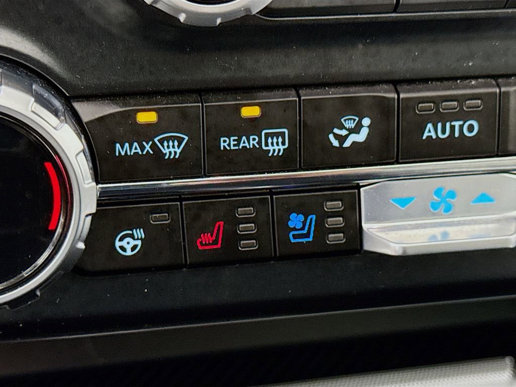 Certified 2023 Ford F350 Limited w/ FX4 Off-Road Package image 9