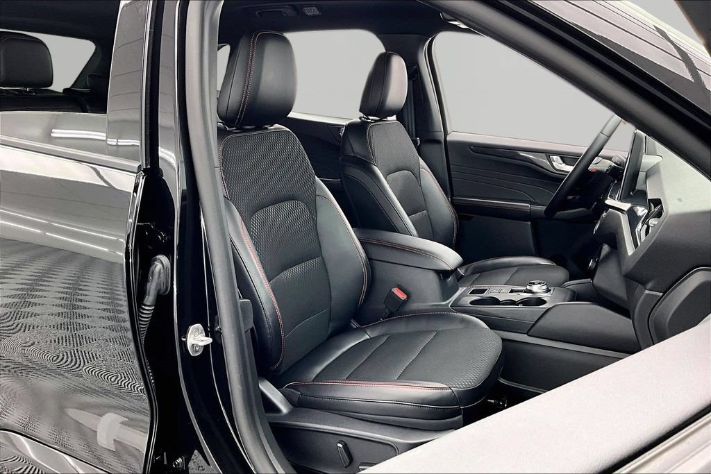 Certified 2025 Ford Escape ST-Line Elite AWD/4WD image 7