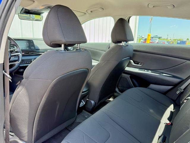 Used 2025 Hyundai Elantra Hybrid FWD image 13