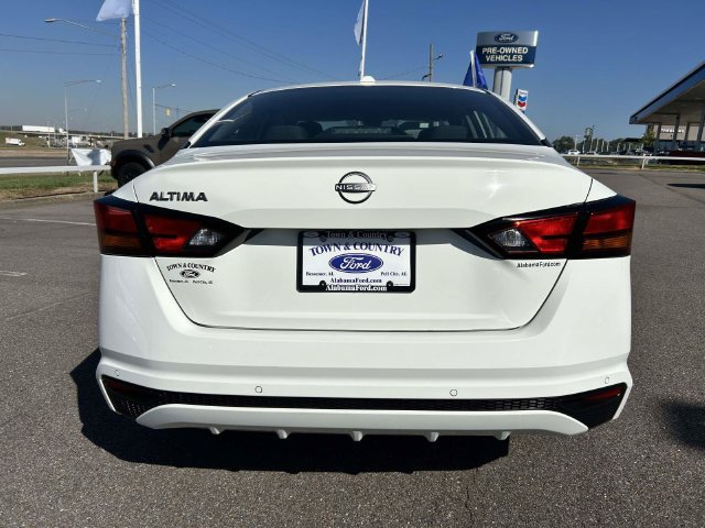 Used 2025 Nissan Altima 2.5 SV FWD image 7