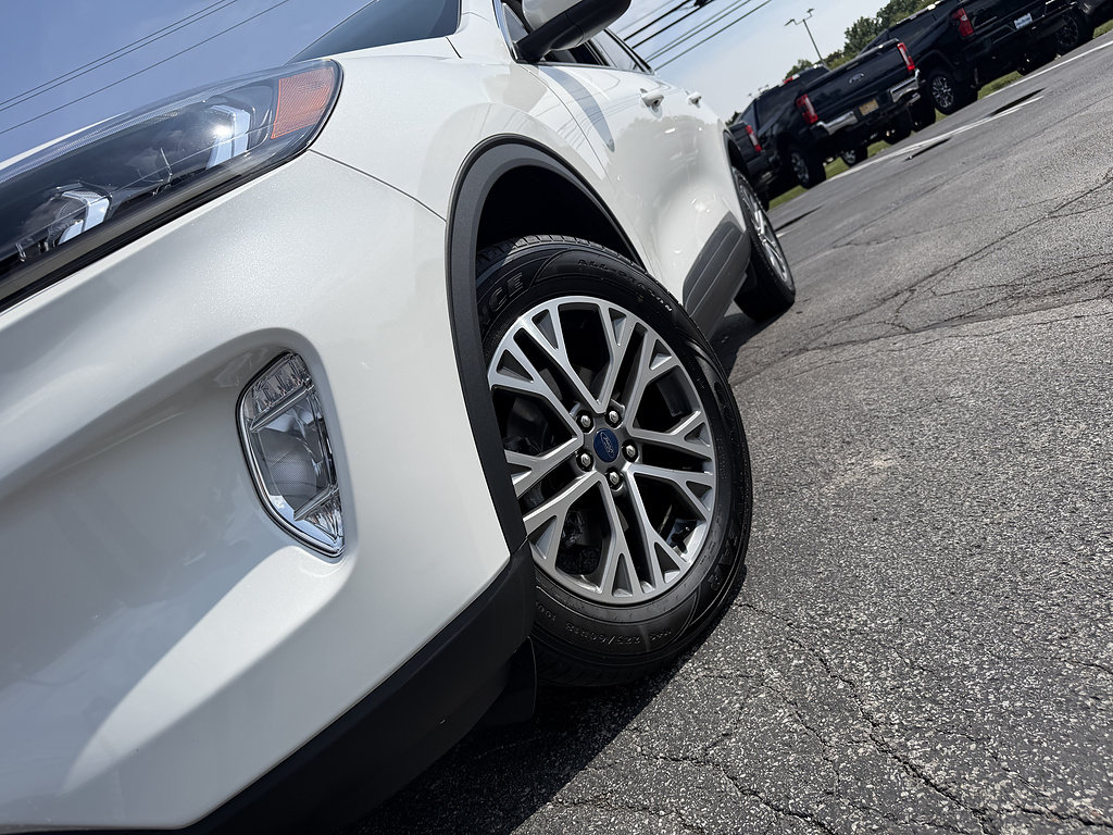 Certified 2022 Ford Escape SEL AWD/4WD image 3