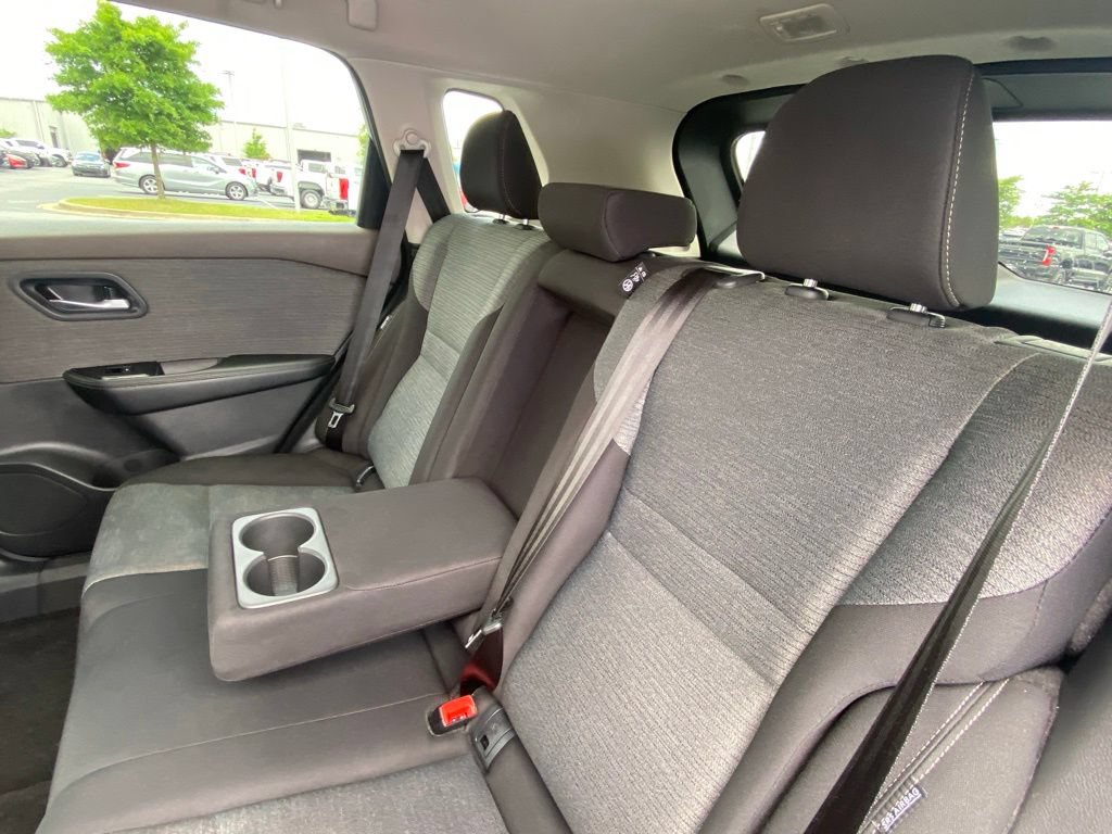 Used 2023 Nissan Rogue SV AWD/4WD image 23