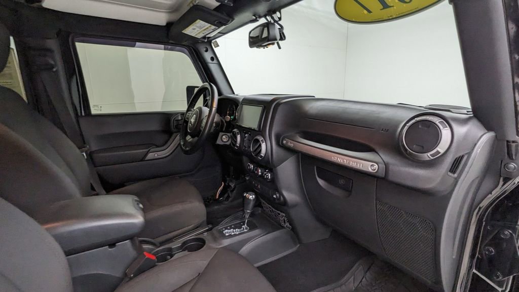 Used 2017 Jeep Wrangler Unlimited Willys image 35