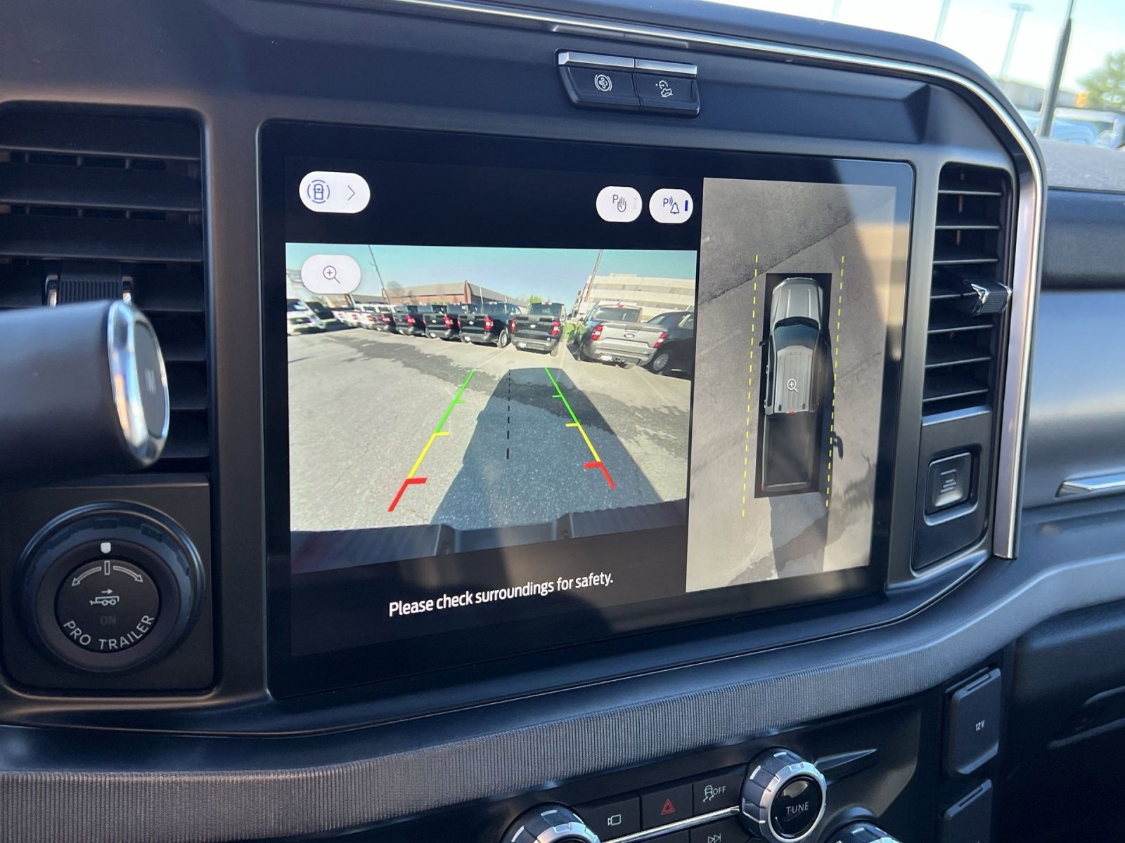 Certified 2025 Ford F350 Platinum w/ Tremor Off-Road Package image 19